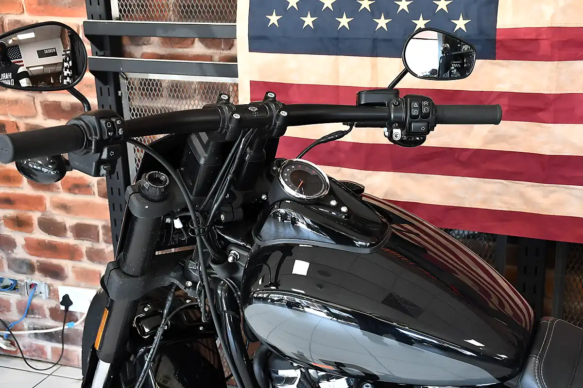 Used 2023 Harley-Davidson Softail Fxfbs Fat Bob - Interior and Exterior details 3