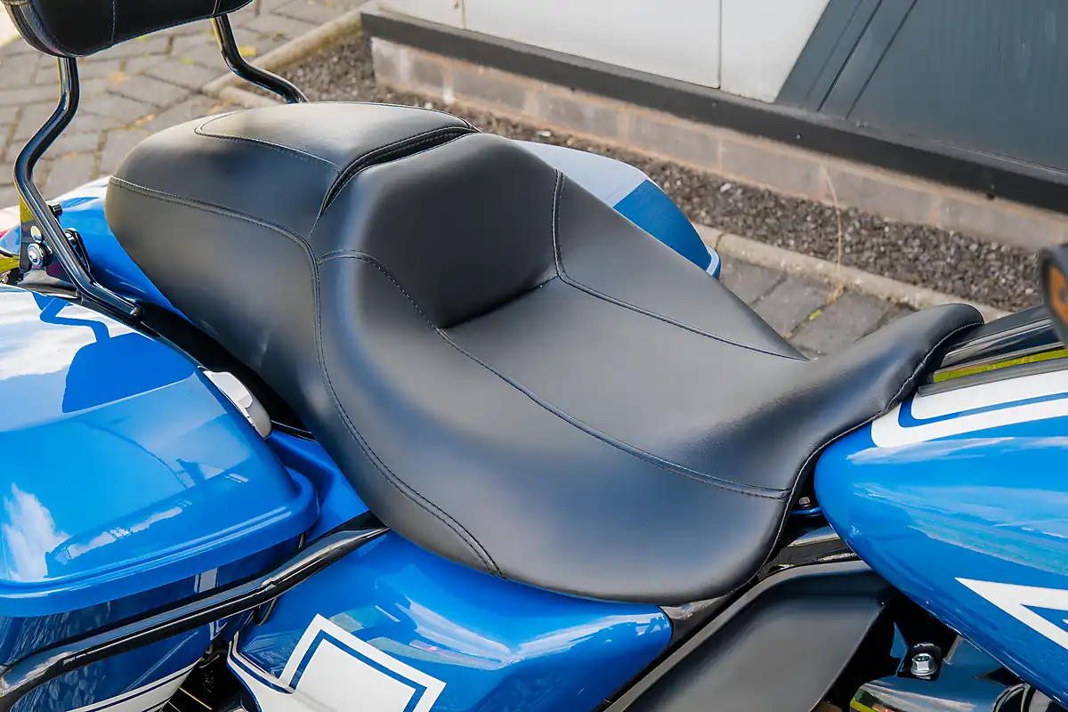 Used 2023 Harley-Davidson Street Glide ST Fast Johnnie Celestial Blue - Interior and Exterior details 15