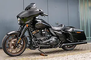 Used 2023 Harley-Davidson Street Glide ST Vivid Black - Interior and Exterior details 15