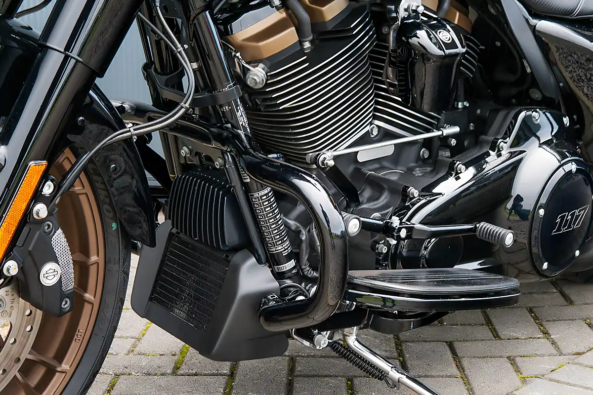 Used 2023 Harley-Davidson Street Glide ST Vivid Black - Interior and Exterior details 16