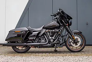 Used 2023 Harley-Davidson Street Glide ST Vivid Black - Interior and Exterior details 3