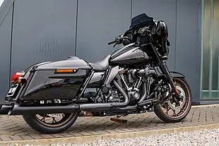 Used 2023 Harley-Davidson Street Glide ST Vivid Black - Interior and Exterior details 5