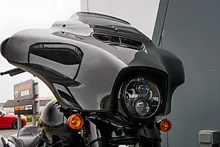 Used 2023 Harley-Davidson Street Glide ST Vivid Black - Interior and Exterior details 9