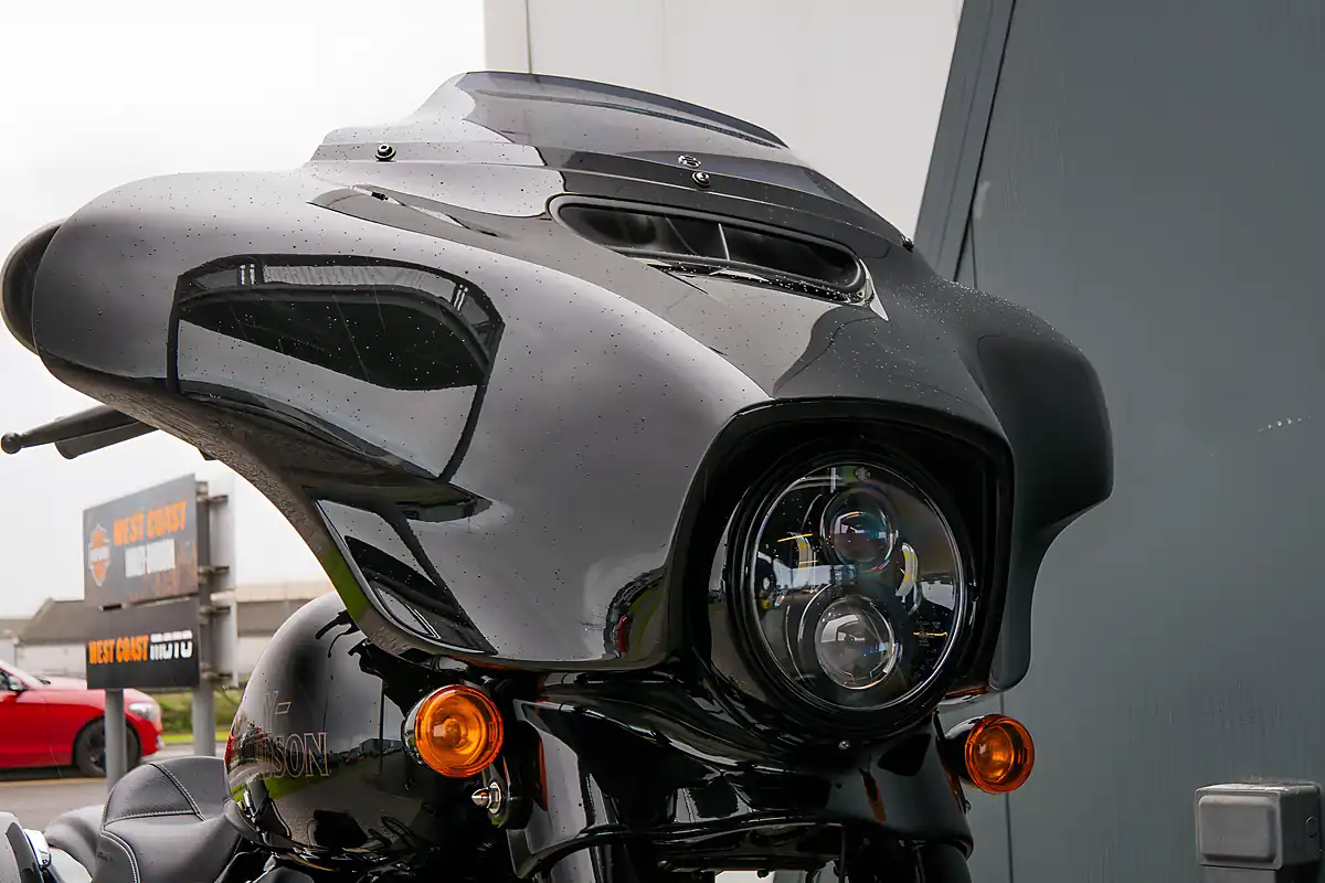 Used 2023 Harley-Davidson Street Glide ST Vivid Black - Interior and Exterior details 9
