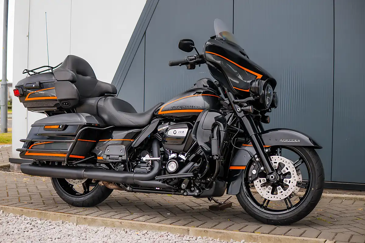 Used 2023 Harley-Davidson Ultra Limited Apex Apex Black - Front View