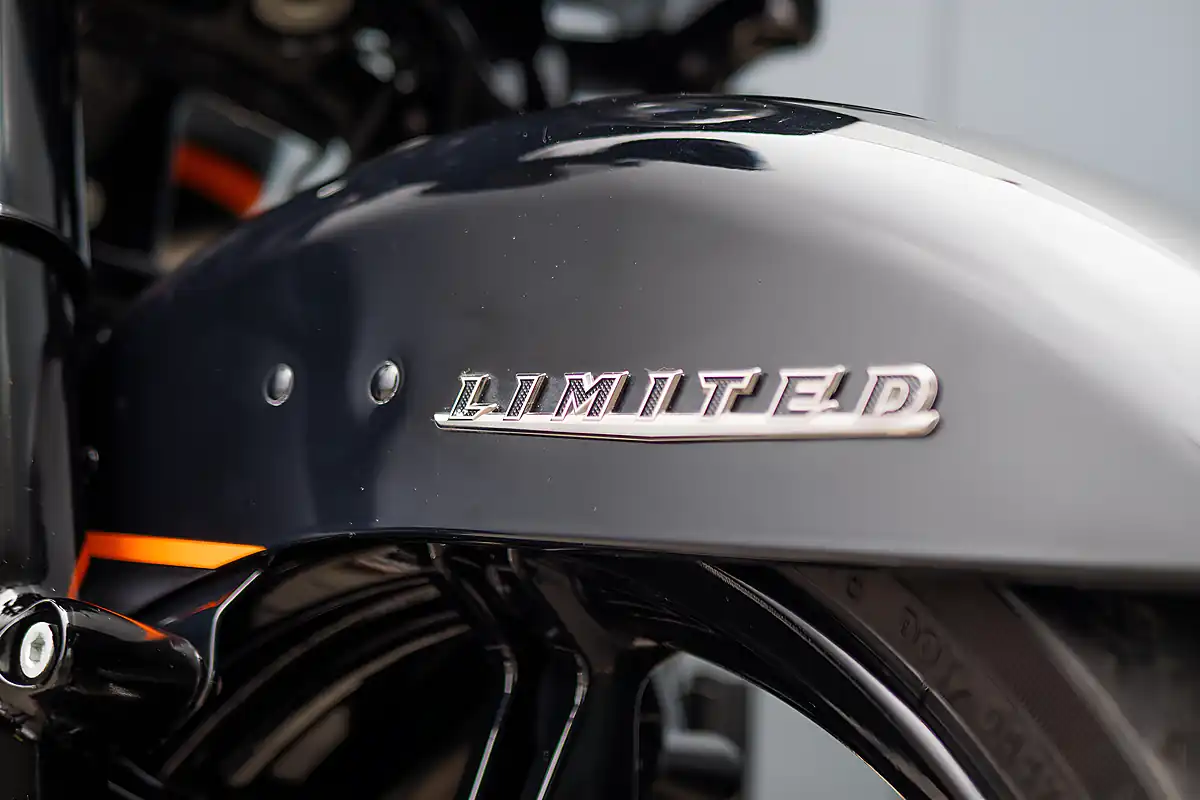Used 2023 Harley-Davidson Ultra Limited Apex Apex Black - Interior and Exterior details 10