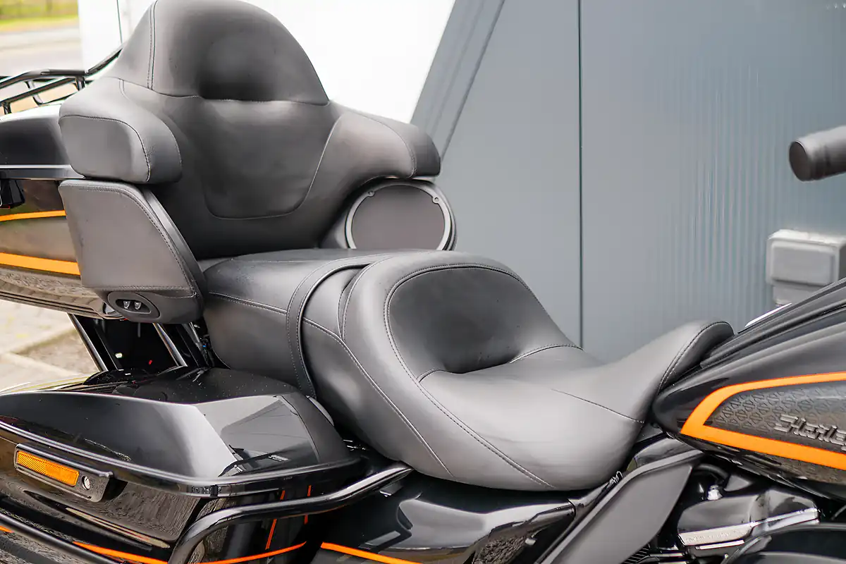 Used 2023 Harley-Davidson Ultra Limited Apex Apex Black - Interior and Exterior details 15