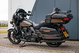 Used 2023 Harley-Davidson Ultra Limited Apex Apex Black - Interior and Exterior details 17