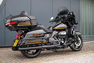 Used 2023 Harley-Davidson Ultra Limited Apex Apex Black - Interior and Exterior details 6