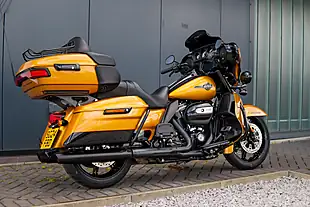 Used 2023 Harley-Davidson Ultra Limited Prospect Gold/Vivid Black - Interior and Exterior details 5