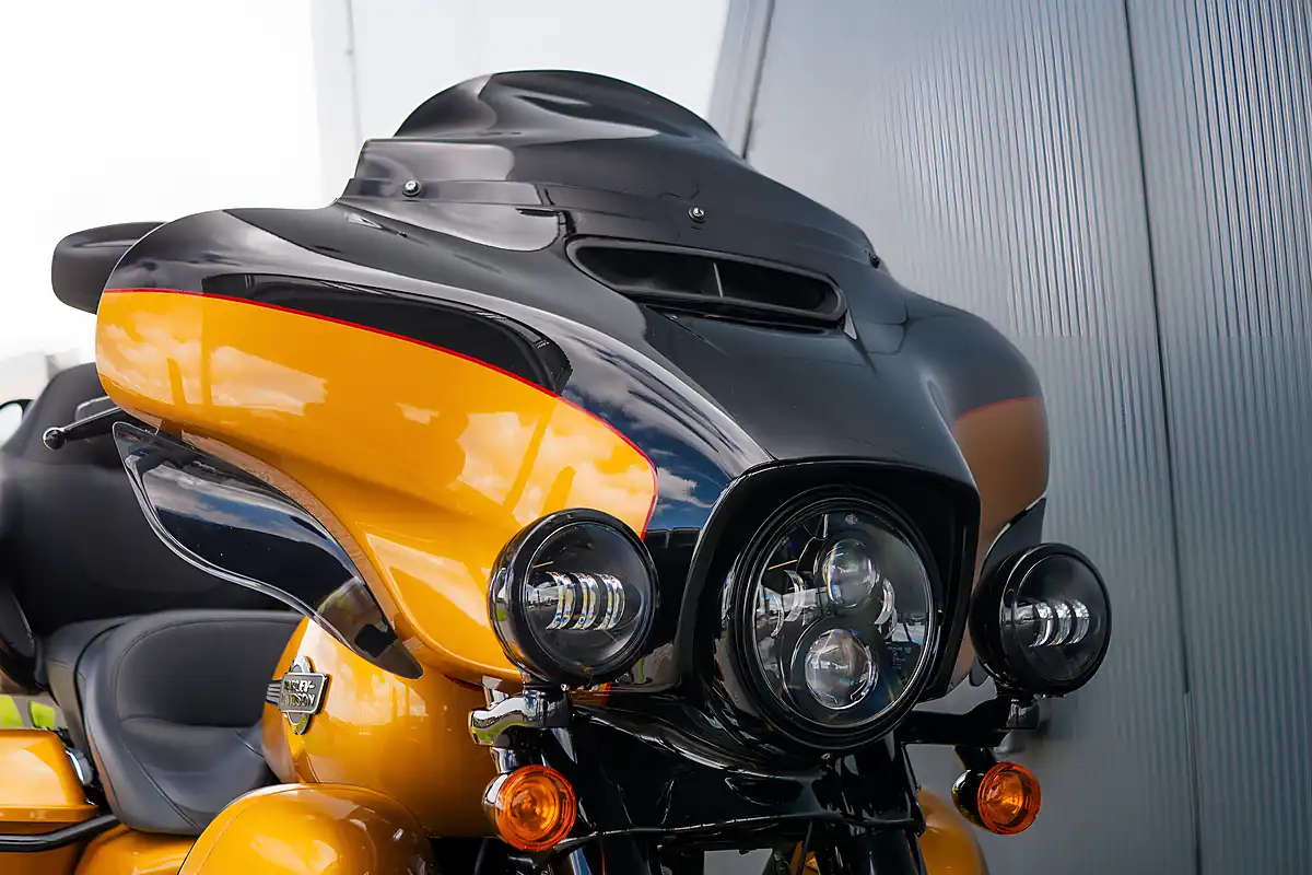 Used 2023 Harley-Davidson Ultra Limited Prospect Gold/Vivid Black - Interior and Exterior details 9