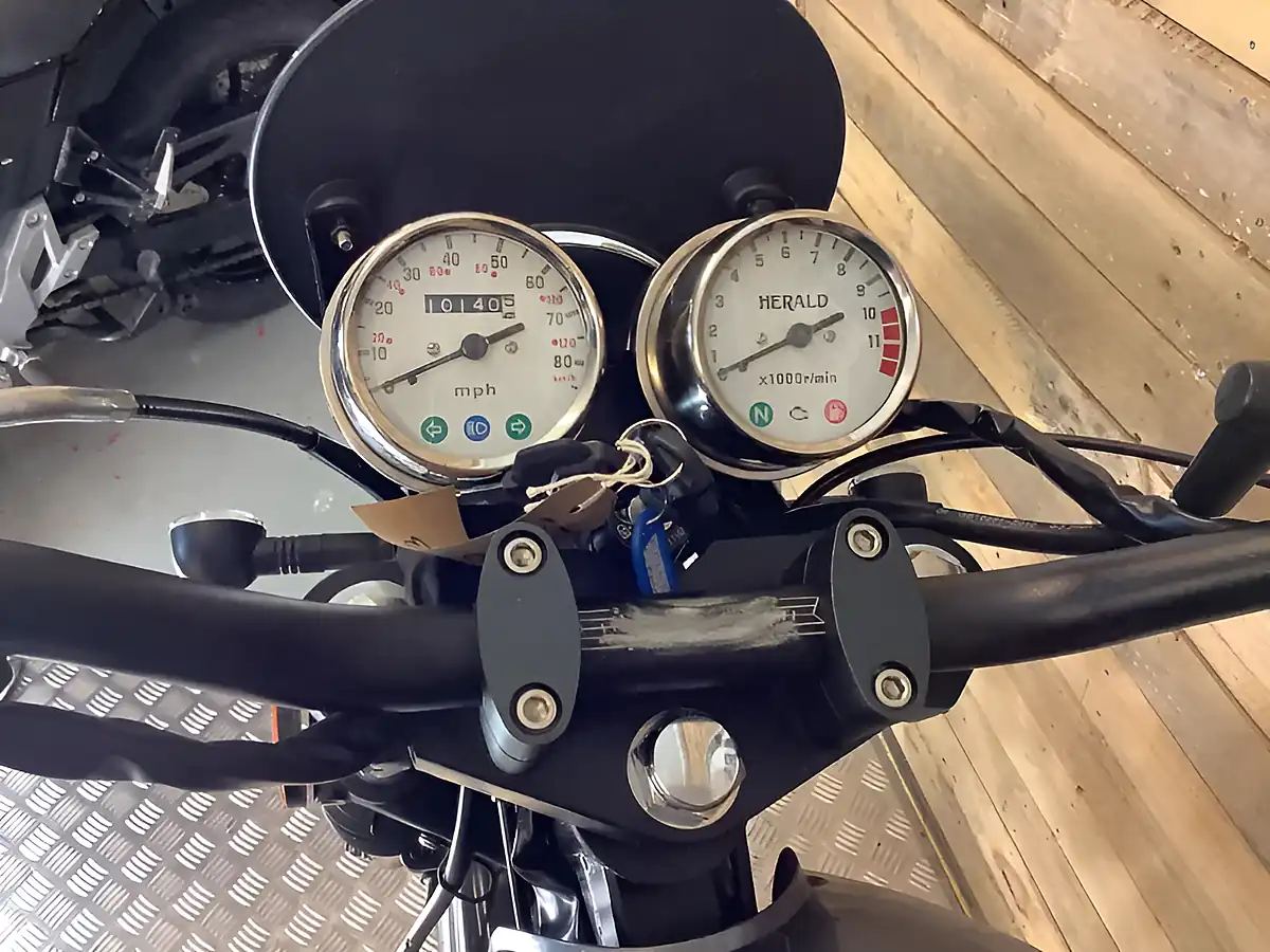 Used 2023 Herald Motor Co Scrambler Grey - Interior and Exterior details 6