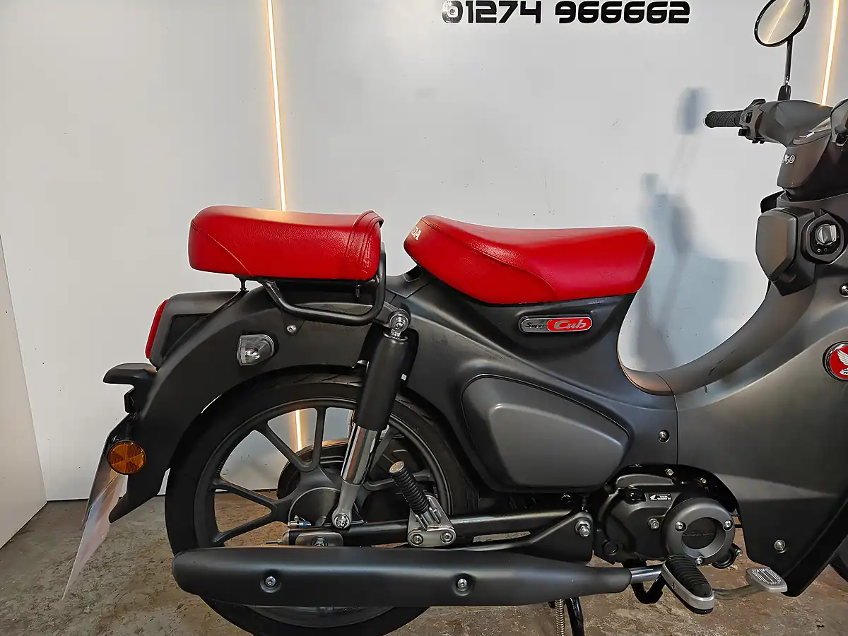 Used 2023 Honda C125 Cub Supercub Grey - Interior and Exterior details 10