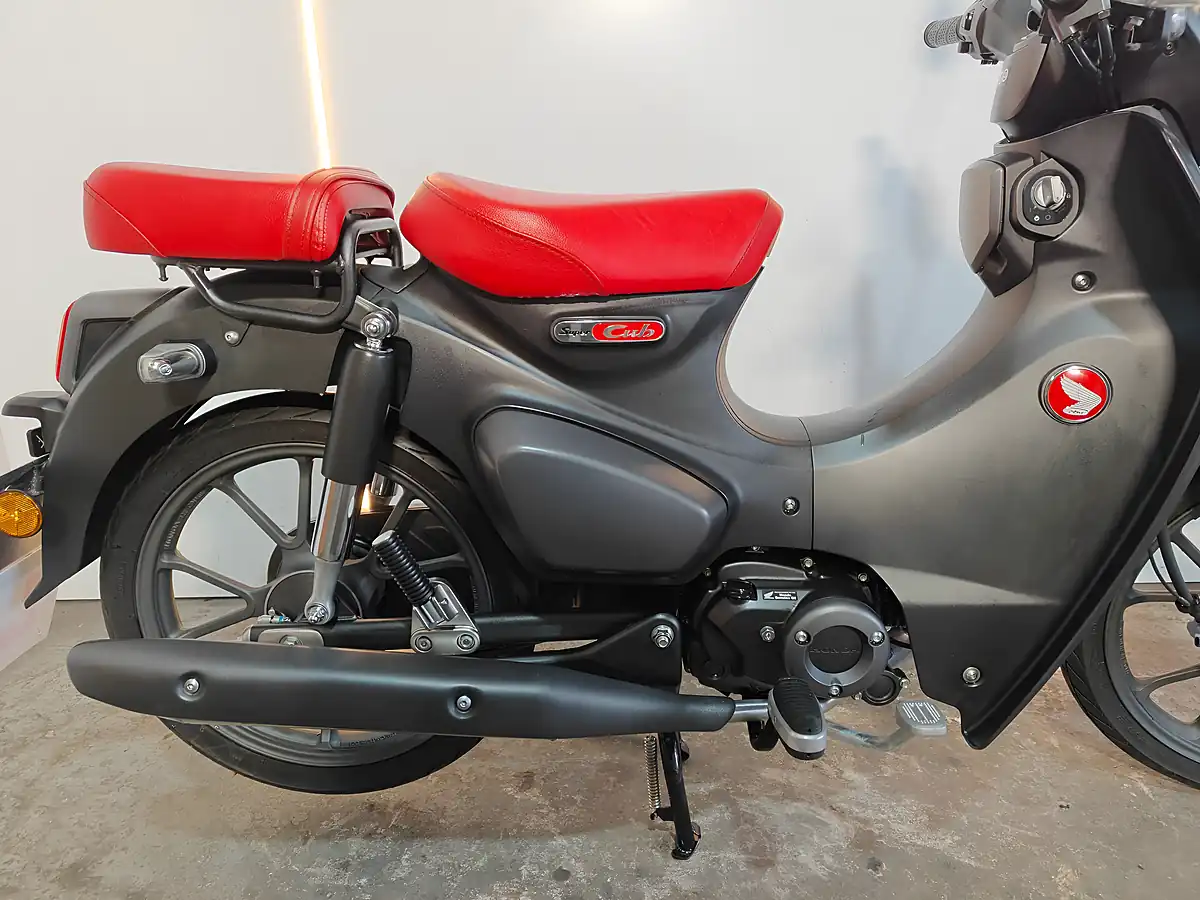 Used 2023 Honda C125 Cub Supercub Grey - Interior and Exterior details 12