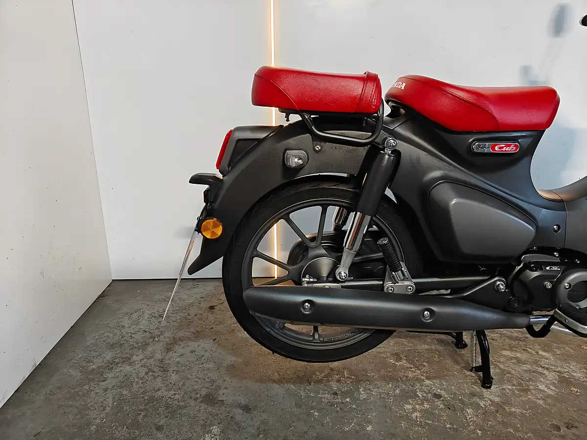Used 2023 Honda C125 Cub Supercub Grey - Interior and Exterior details 2