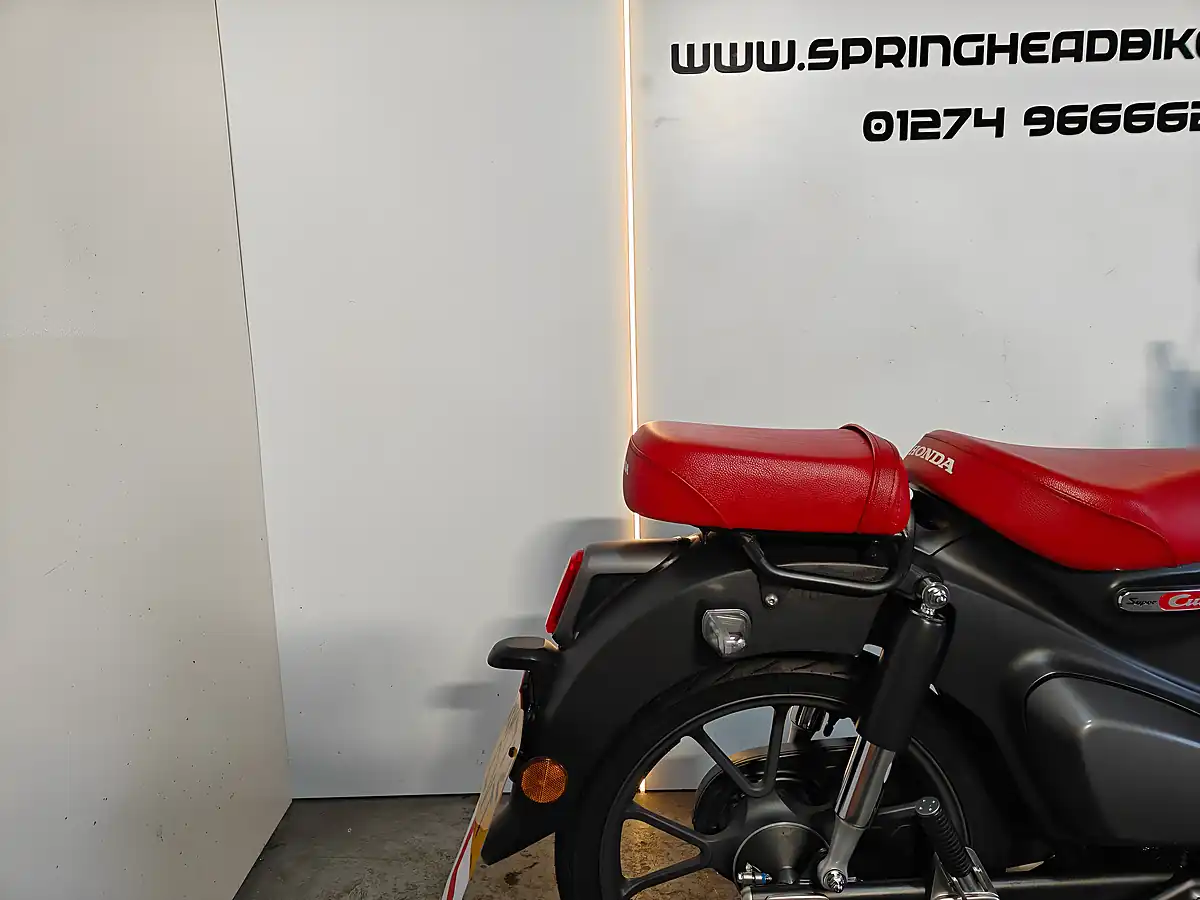 Used 2023 Honda C125 Cub Supercub Grey - Interior and Exterior details 4