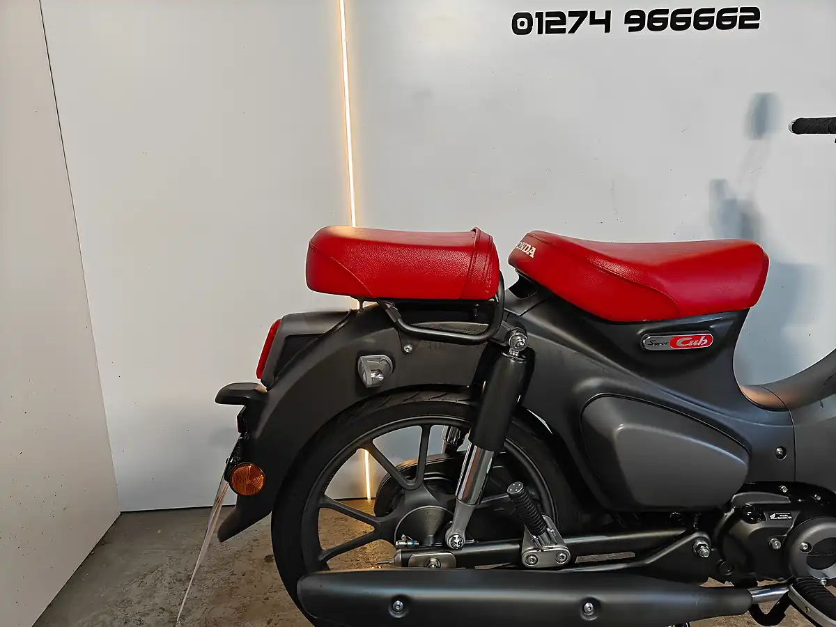 Used 2023 Honda C125 Cub Supercub Grey - Interior and Exterior details 7