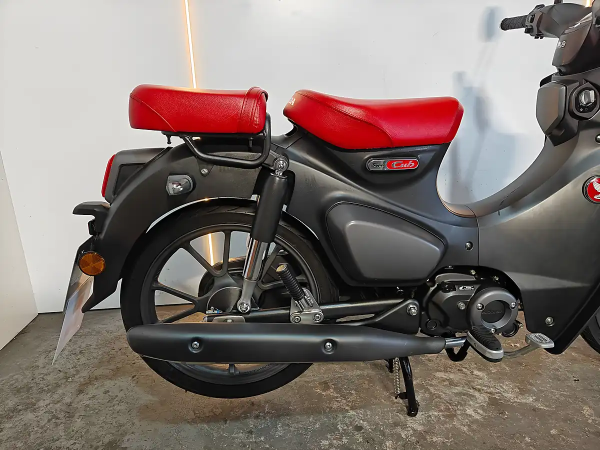 Used 2023 Honda C125 Cub Supercub Grey - Interior and Exterior details 9