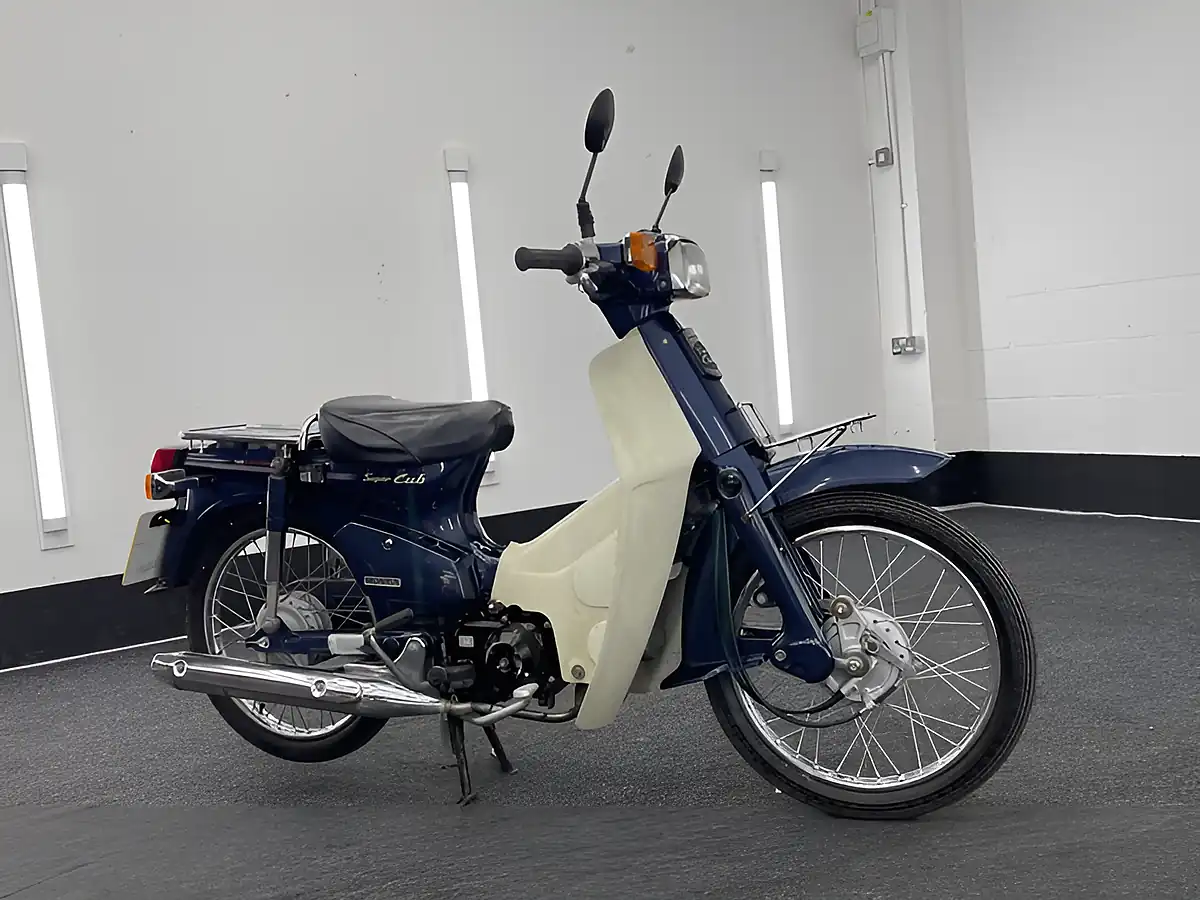 Used 2023 Honda C50 Super Cub Blue - Interior and Exterior details 11