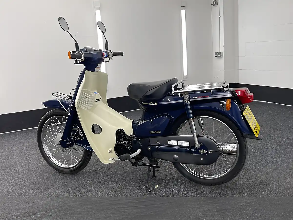 Used 2023 Honda C50 Super Cub Blue - Interior and Exterior details 5