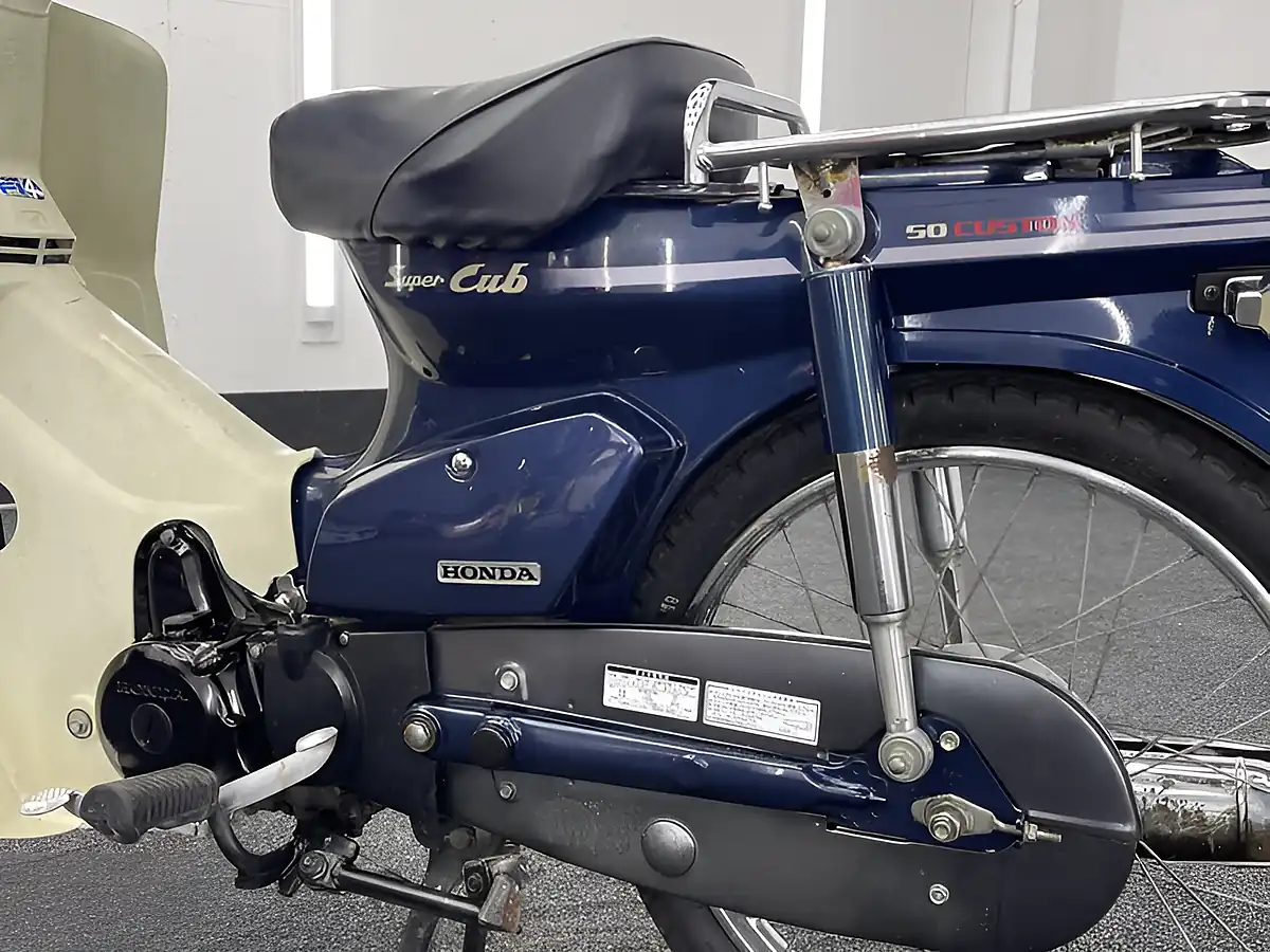 Used 2023 Honda C50 Super Cub Blue - Interior and Exterior details 6