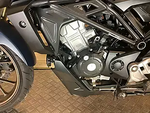 Used 2023 Honda Cb R Blue - Interior and Exterior details 12