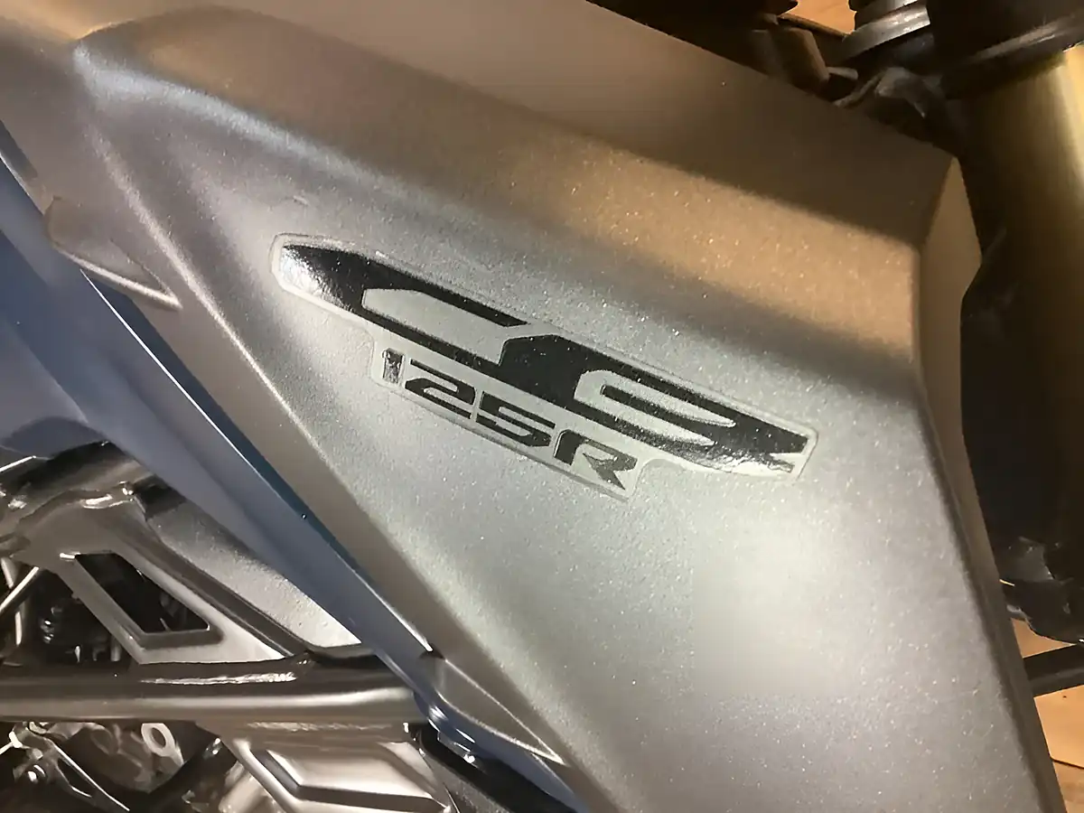 Used 2023 Honda Cb R Blue - Interior and Exterior details 15