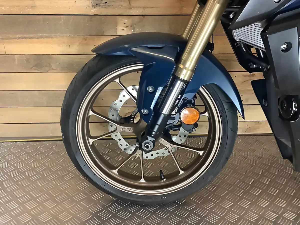 Used 2023 Honda Cb R Blue - Interior and Exterior details 18
