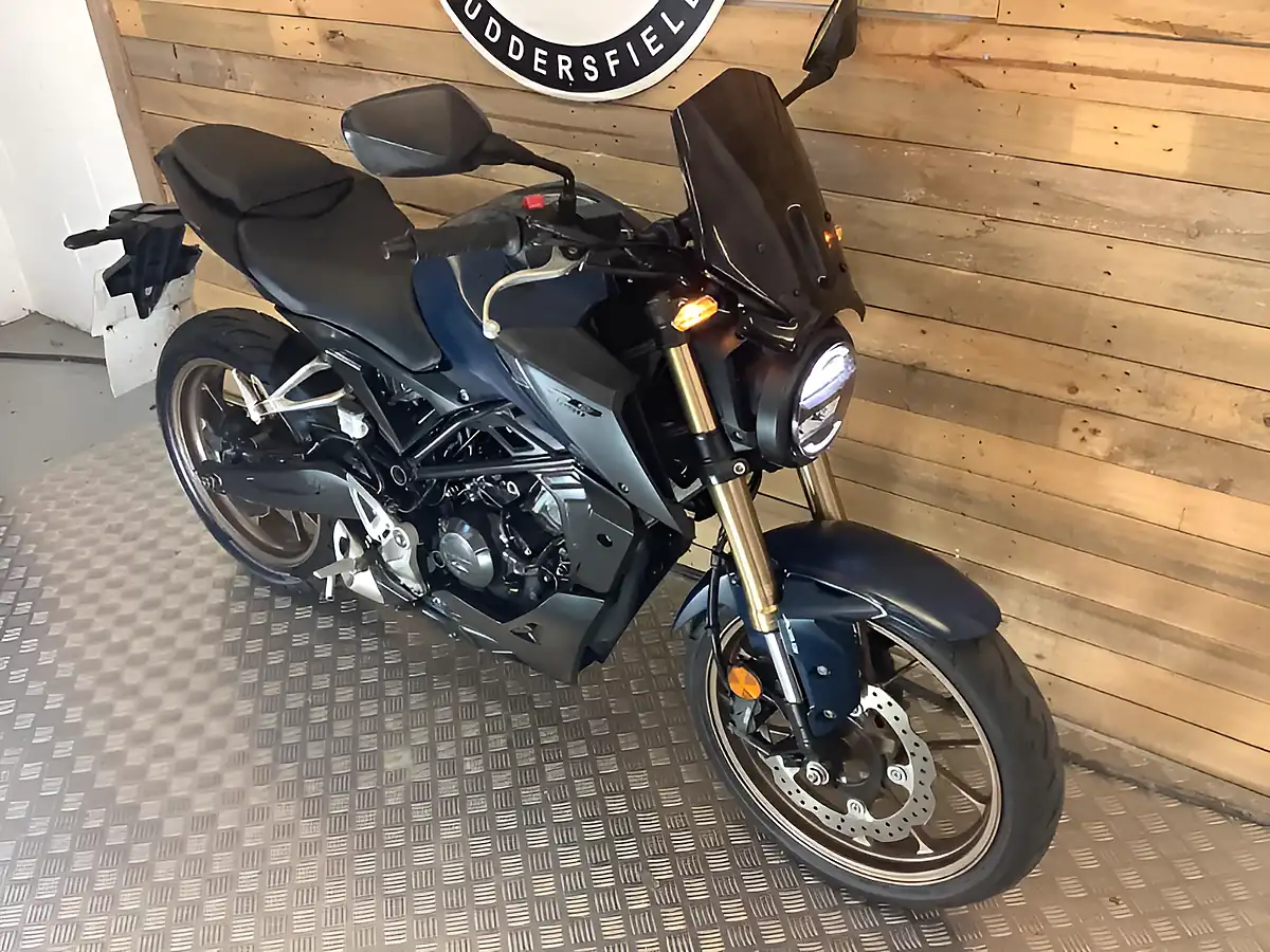 Used 2023 Honda Cb R Blue - Interior and Exterior details 5