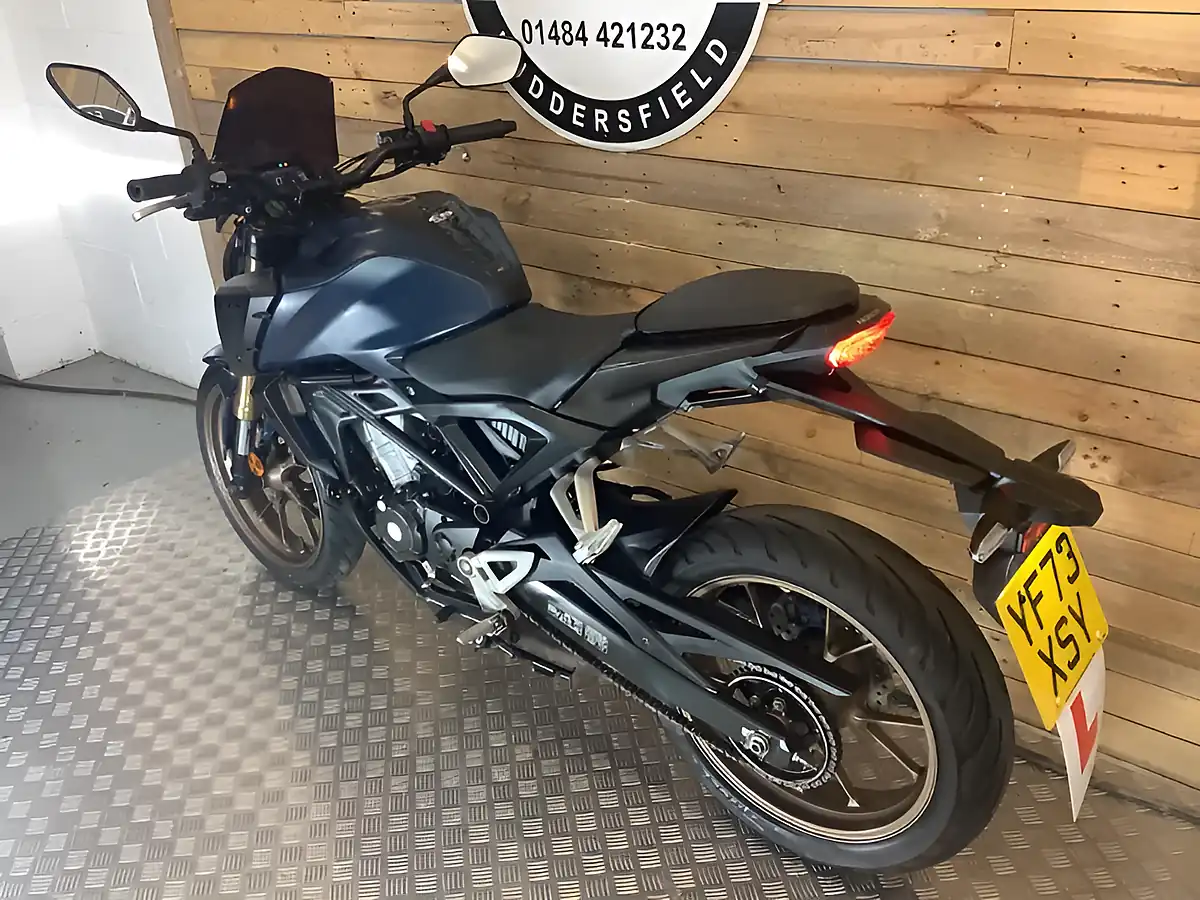 Used 2023 Honda Cb R Blue - Interior and Exterior details 6