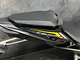 Used 2023 Honda CB500F 500 Yellow - Interior and Exterior details 14