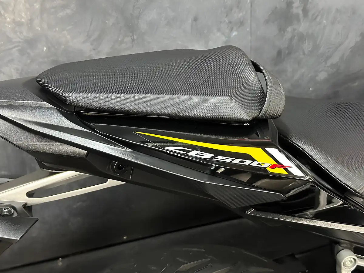 Used 2023 Honda CB500F 500 Yellow - Interior and Exterior details 14