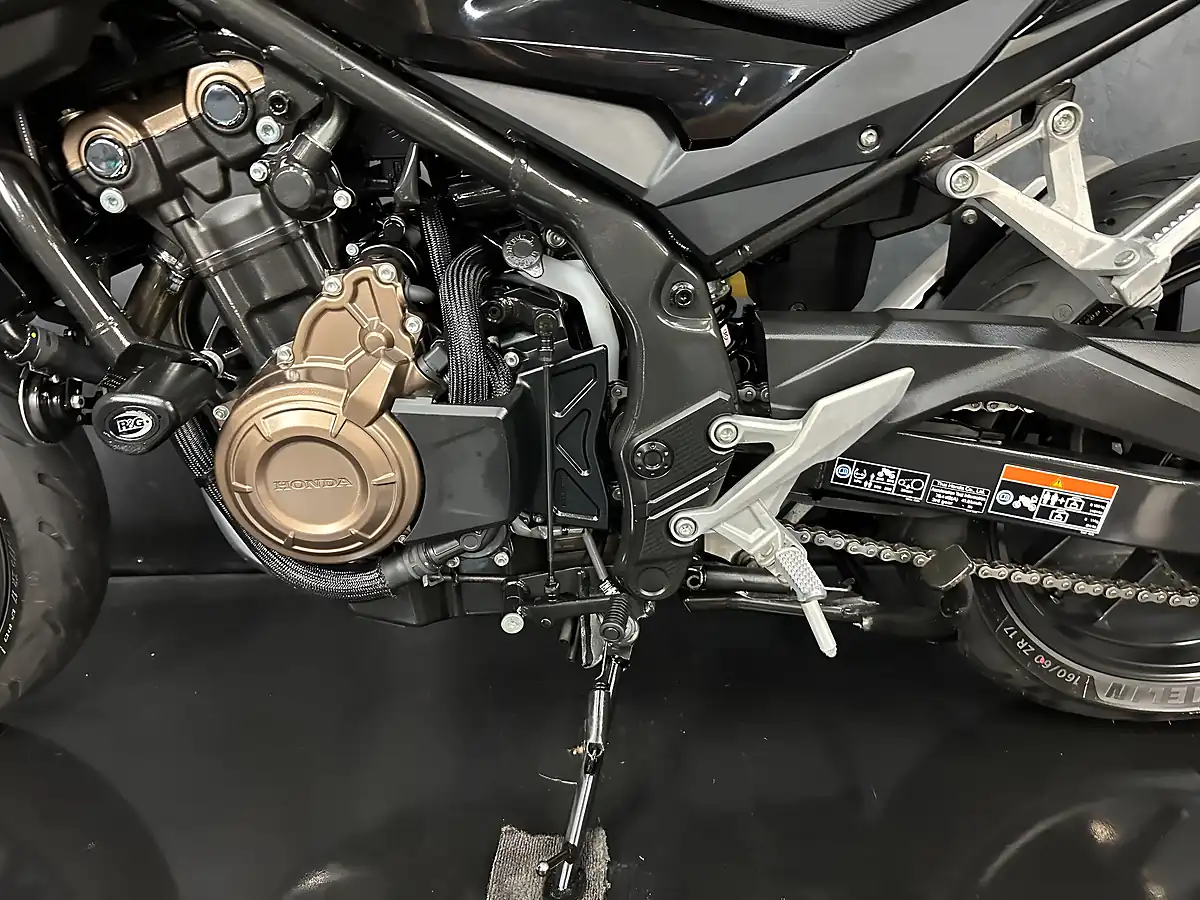 Used 2023 Honda CB500F 500 Yellow - Interior and Exterior details 18