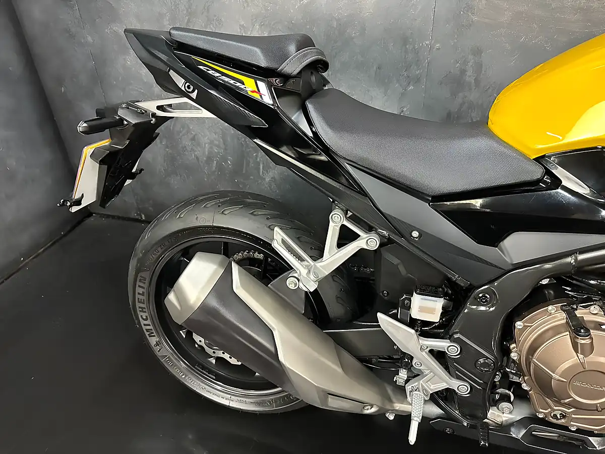 Used 2023 Honda CB500F 500 Yellow - Interior and Exterior details 7