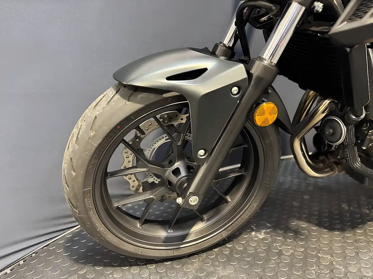 Used 2023 Honda CB500F - Interior and Exterior details 16