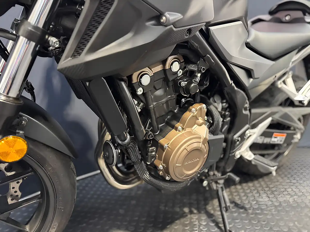Used 2023 Honda CB500F - Interior and Exterior details 18