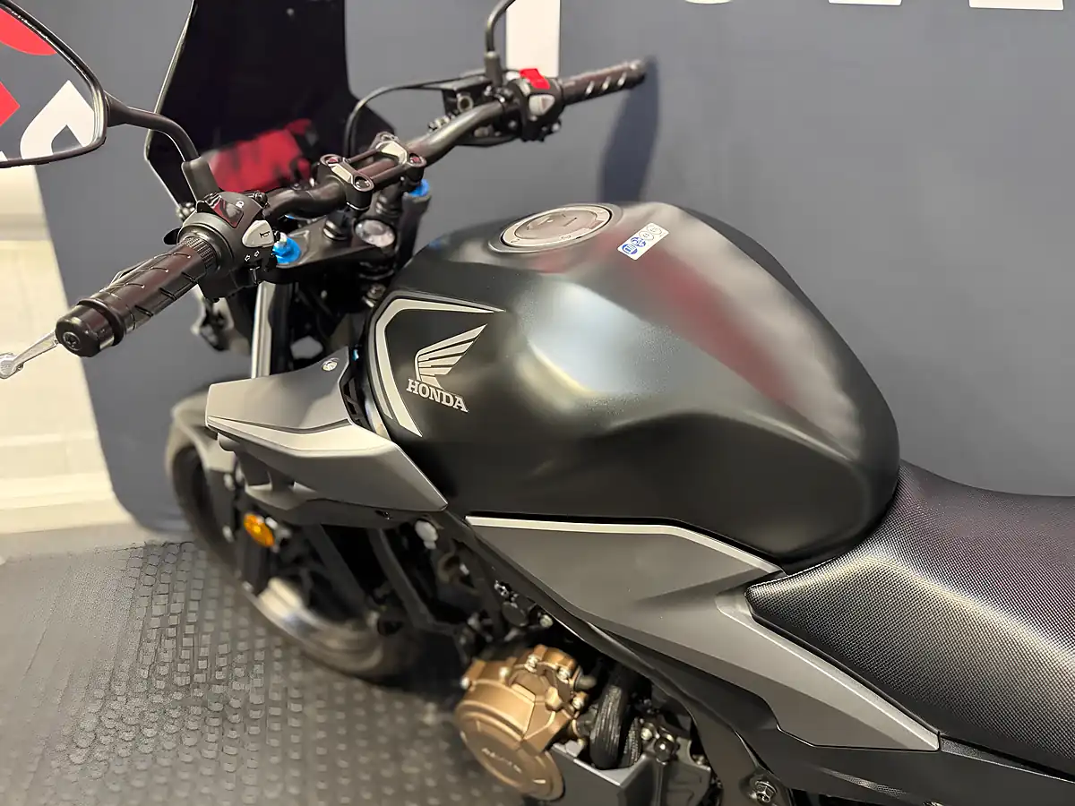Used 2023 Honda CB500F - Interior and Exterior details 19