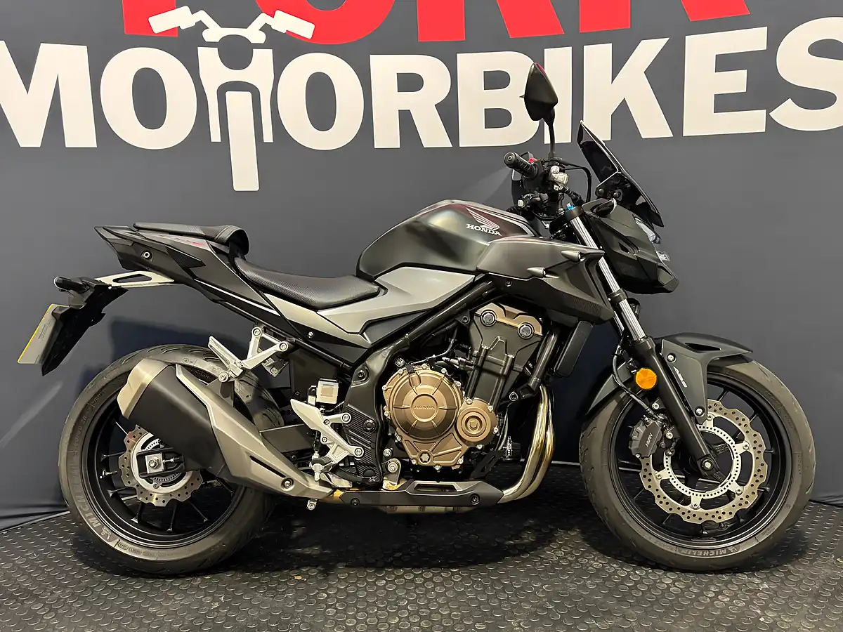 Used 2023 Honda CB500F - Interior and Exterior details 3
