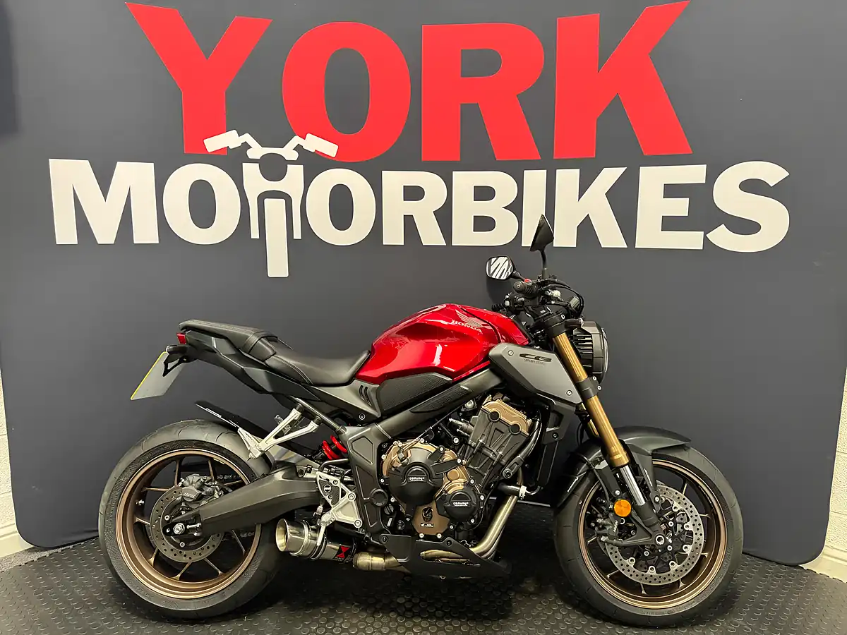 Used 2023 Honda CB650R - Front View