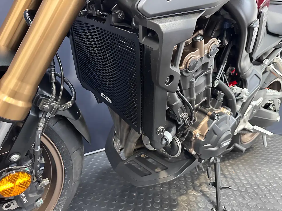 Used 2023 Honda CB650R - Interior and Exterior details 16