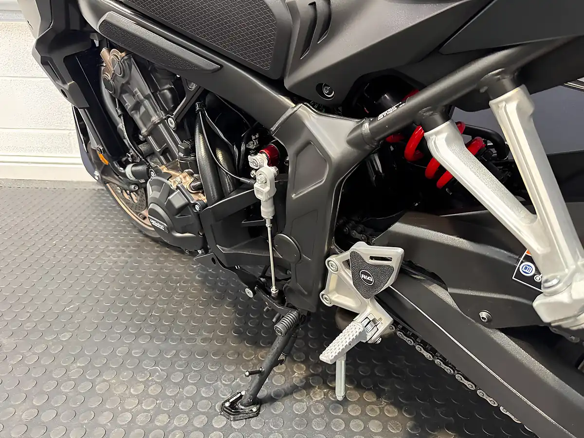 Used 2023 Honda CB650R - Interior and Exterior details 19