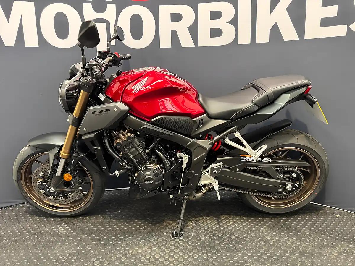 Used 2023 Honda CB650R - Interior and Exterior details 4
