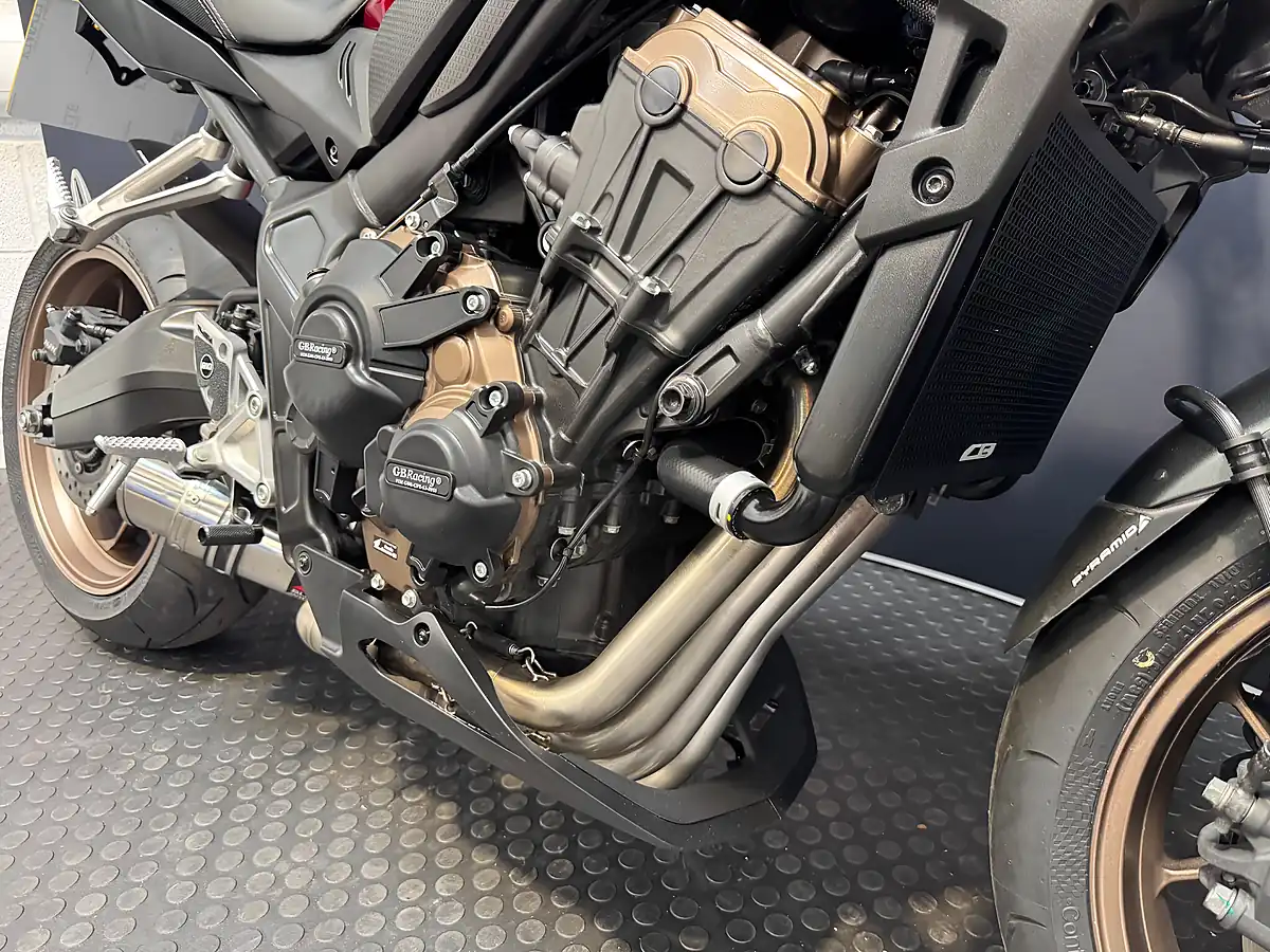 Used 2023 Honda CB650R - Interior and Exterior details 8