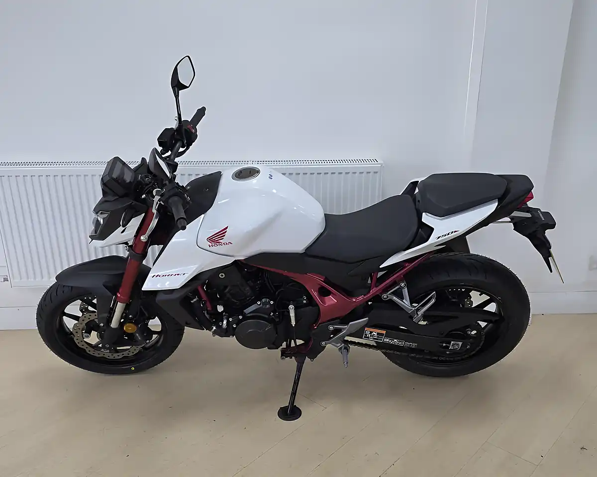 Used 2023 Honda CB750 Hornet White - Interior and Exterior details 6