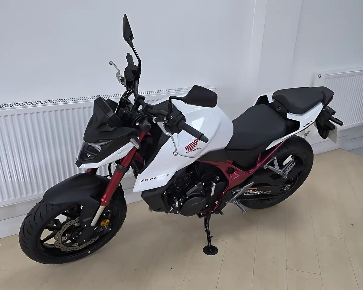 Used 2023 Honda CB750 Hornet White - Interior and Exterior details 7