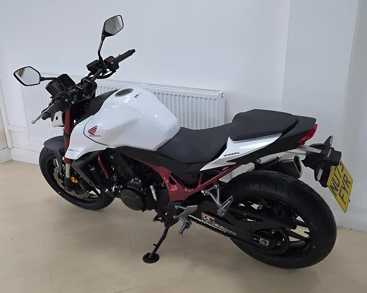 Used 2023 Honda CB750 Hornet White - Interior and Exterior details 8