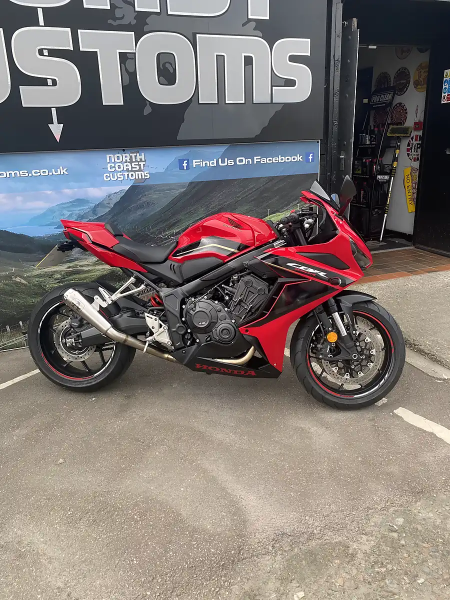 Used 2023 Honda CBR650 Supersport - Front View