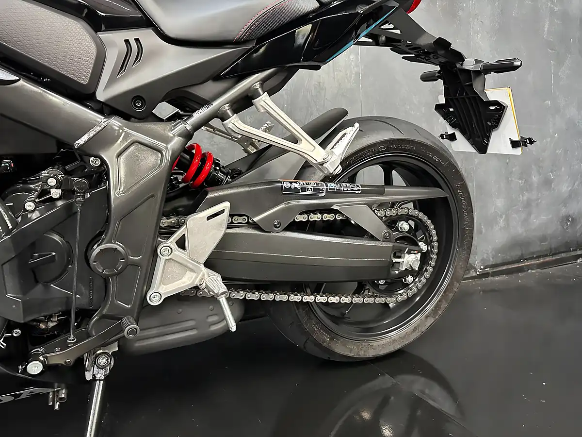 Used 2023 Honda CBR650R 650 R Black - Interior and Exterior details 18