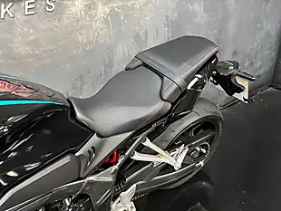 Used 2023 Honda CBR650R 650 R Black - Interior and Exterior details 19