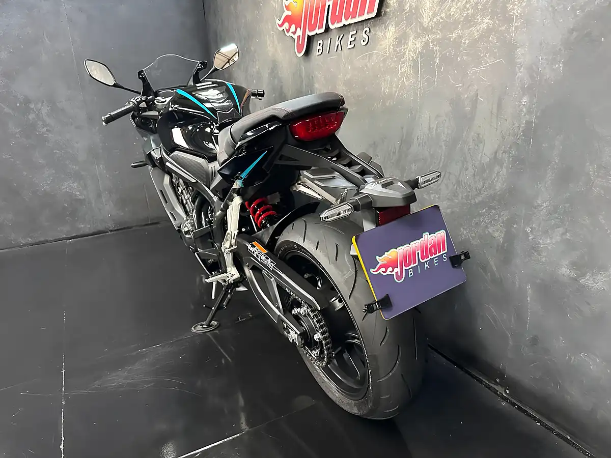 Used 2023 Honda CBR650R 650 R Black - Interior and Exterior details 20
